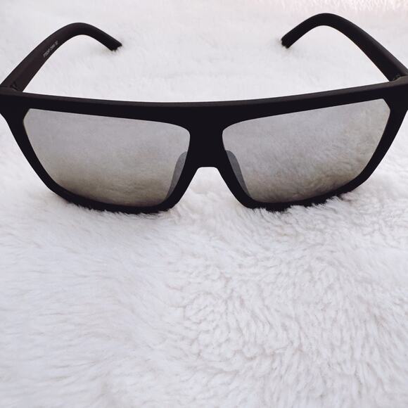 Kira Mirrored Matte Black Sunglasses - Picture 4 of 12